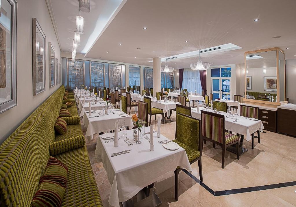 The George Hotel